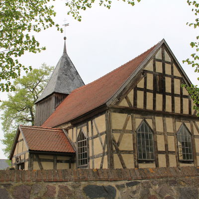 Altentreptow - Kirche Loickenzin