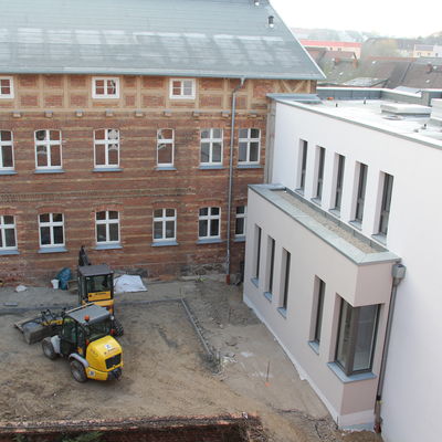 Bild vergr&ouml;&szlig;ern: Ansicht Hinterhof  (2)