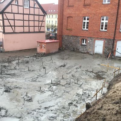 Bild vergr&ouml;&szlig;ern: Erste Schicht für den neuen Anbau