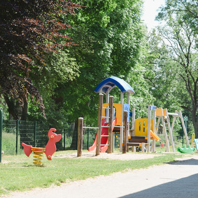 Bild vergr&ouml;&szlig;ern: Spielplatz7