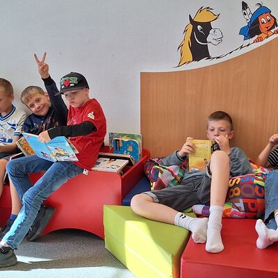 Bild vergr&ouml;&szlig;ern: Lesezeit "Ferien-Leselust" in der Stadtbibliothek