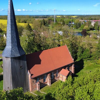 Bild vergr&ouml;&szlig;ern: Kirche Weltzin
